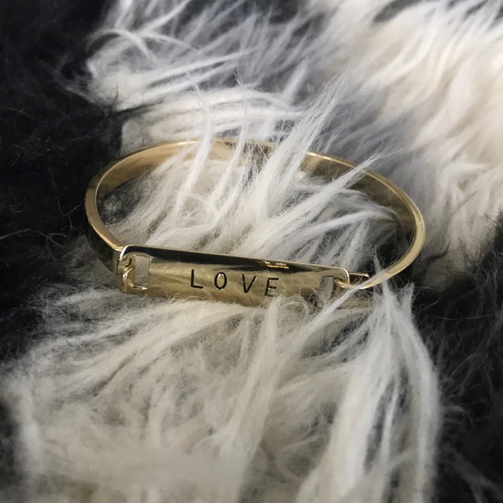 🔥2/$20 LOVE bracelet